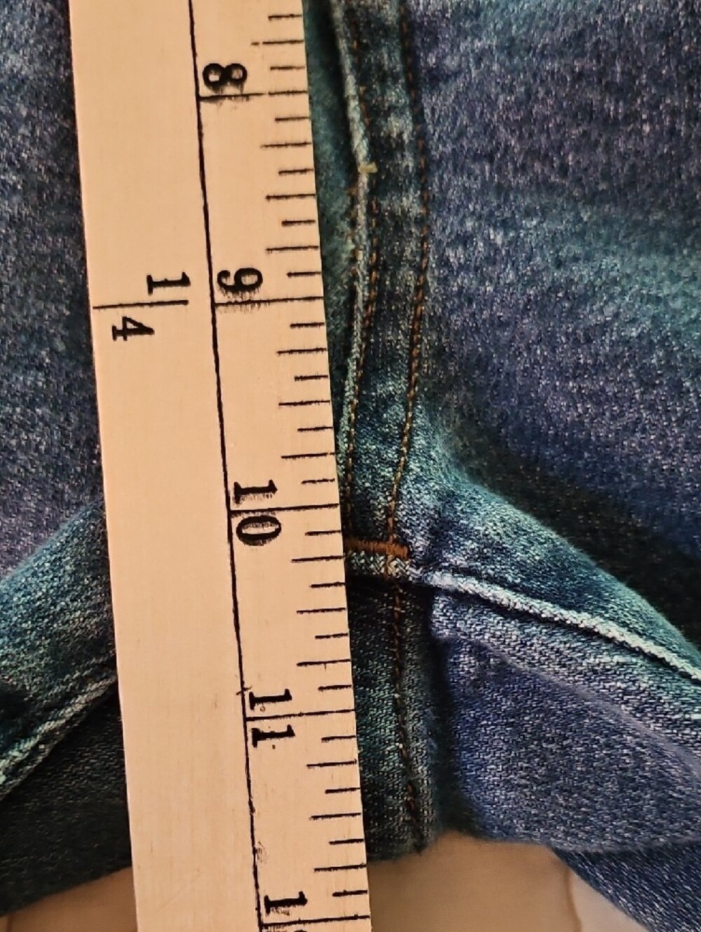 Madewell- 10" High Rise Skinny Crop Faded Denim- Size 27 - Picture 4 of 7